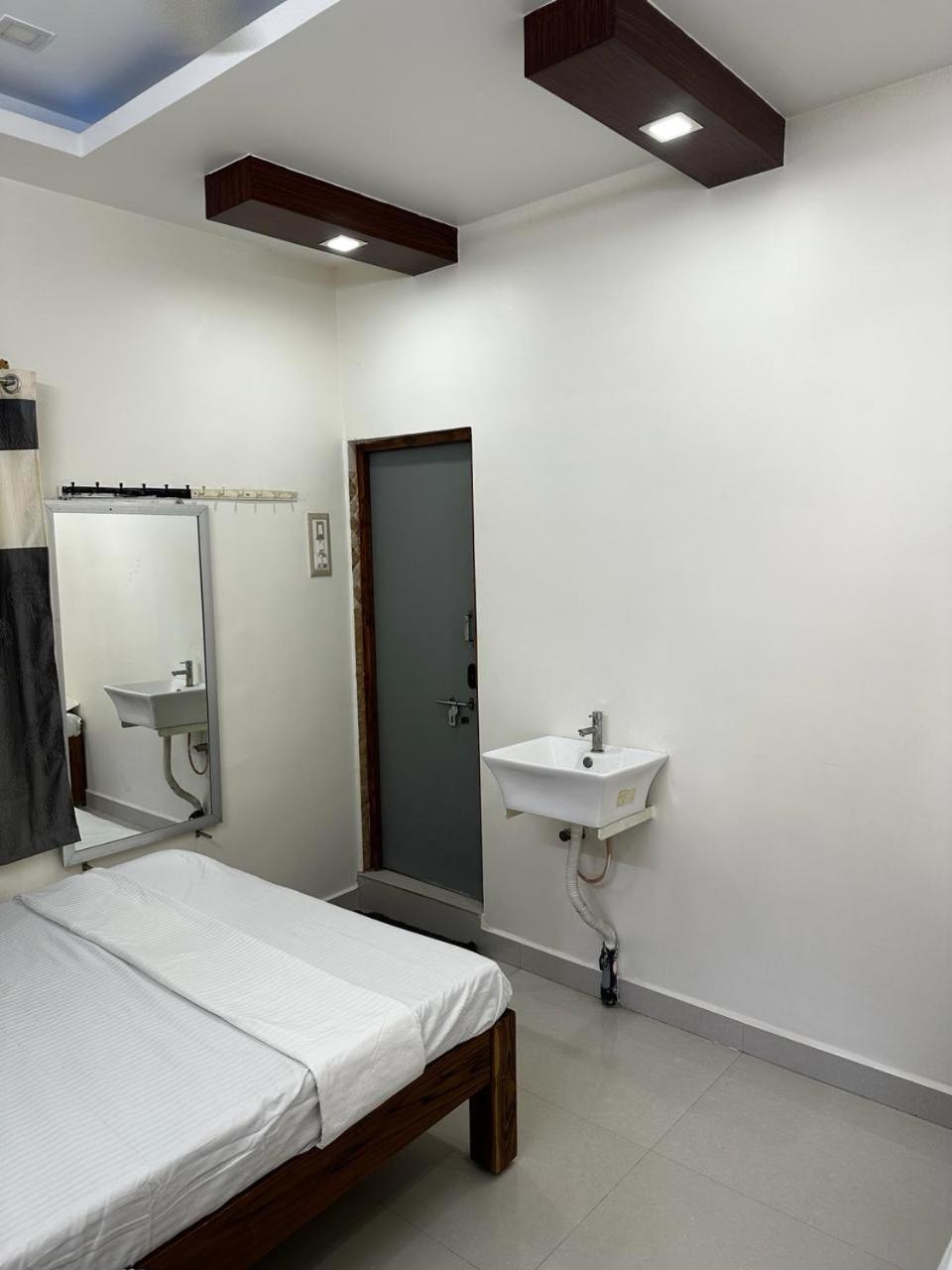 Temple View Home Stay Tiruvannamalai Bagian luar foto