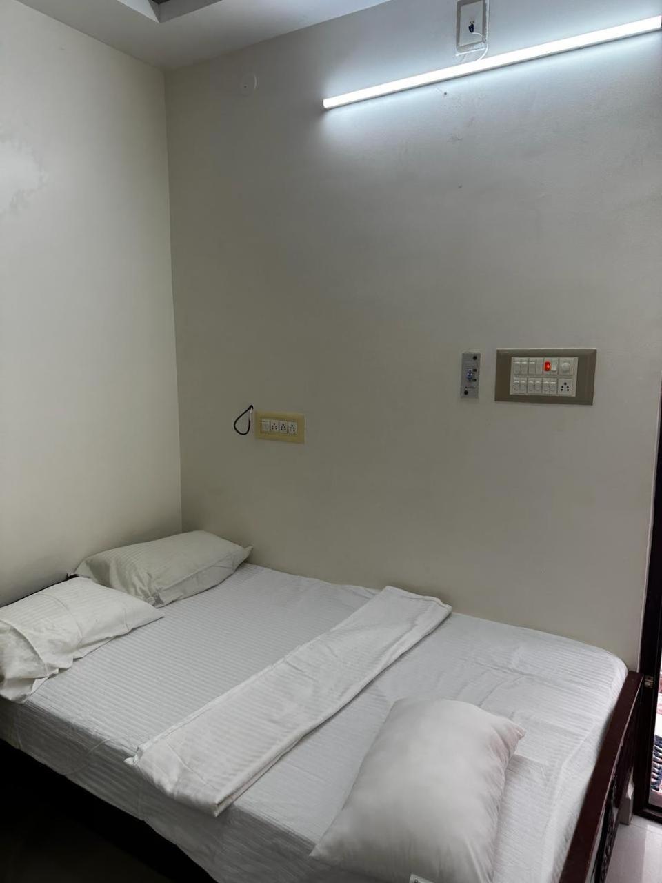 Temple View Home Stay Tiruvannamalai Bagian luar foto
