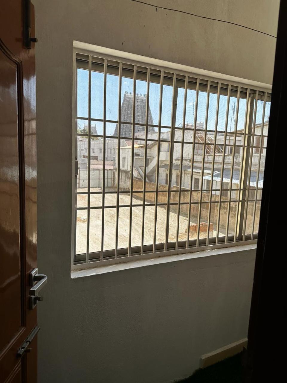 Temple View Home Stay Tiruvannamalai Bagian luar foto